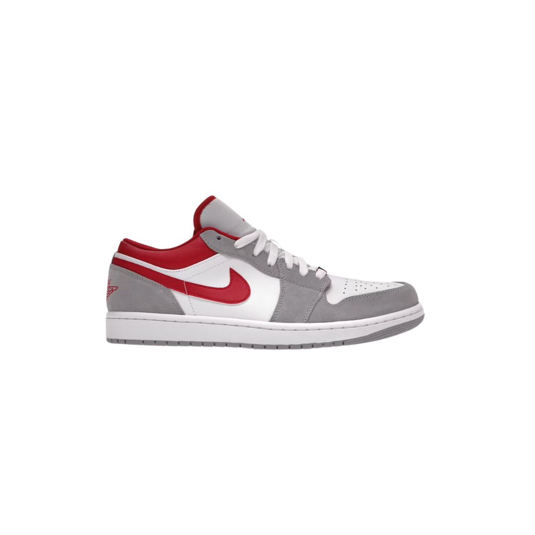 JORDAN 1 LOW SE LIGHT SMOKE GREY GYM RED