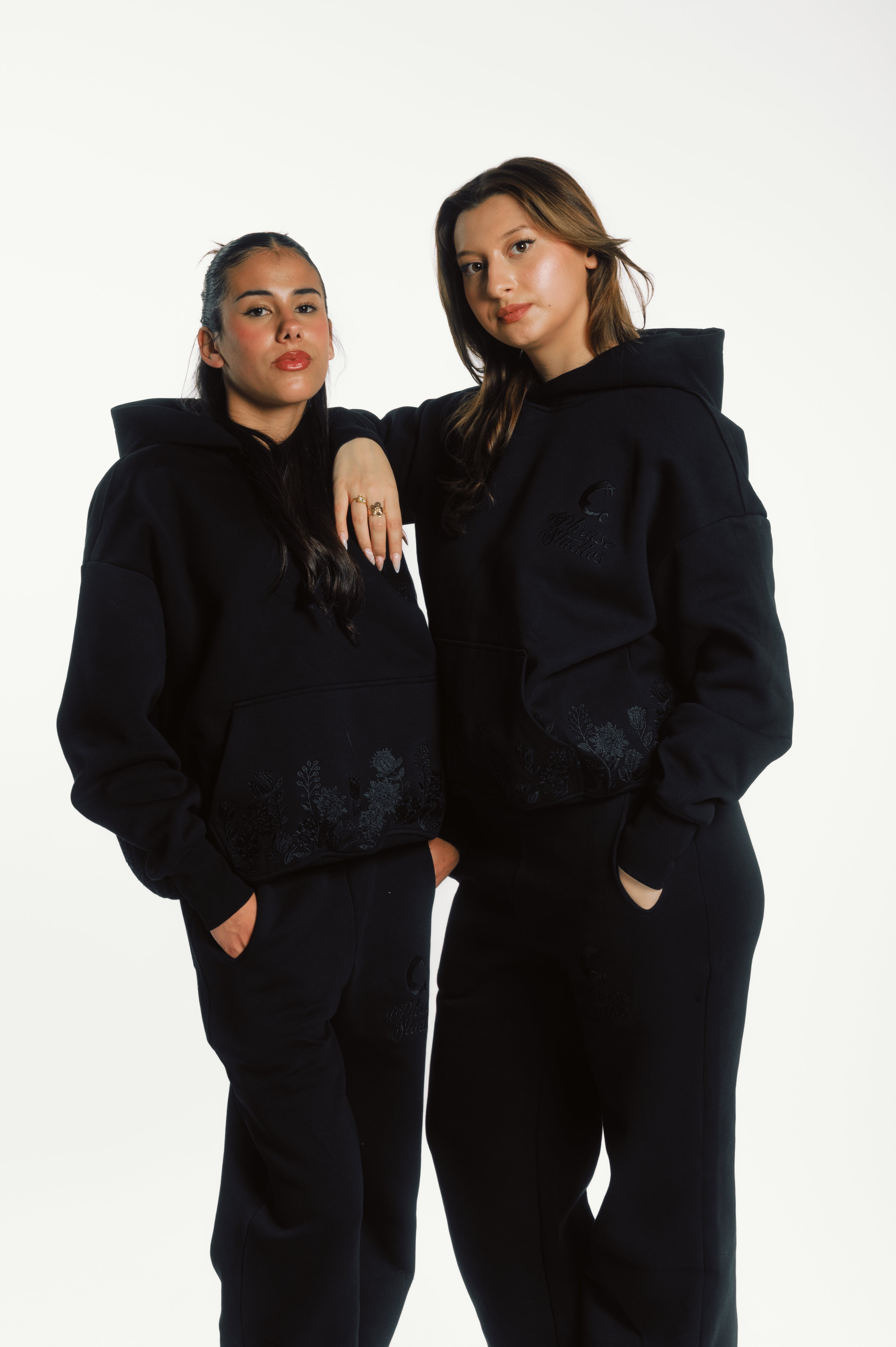 PHRASE STUDIOS BLOOM JOGGER - BLACK
