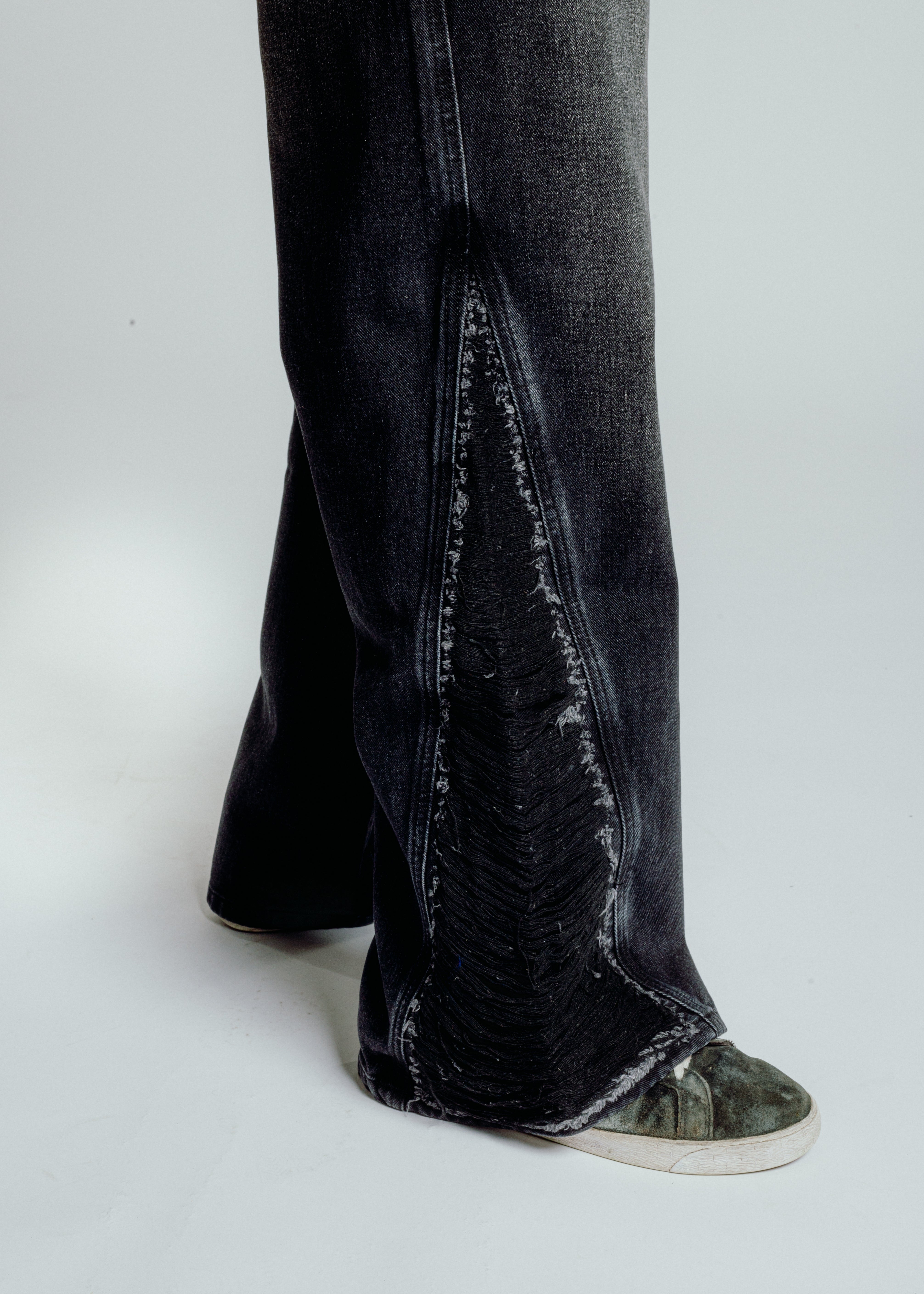 PHRASE STUDIOS RESURGE JEANS