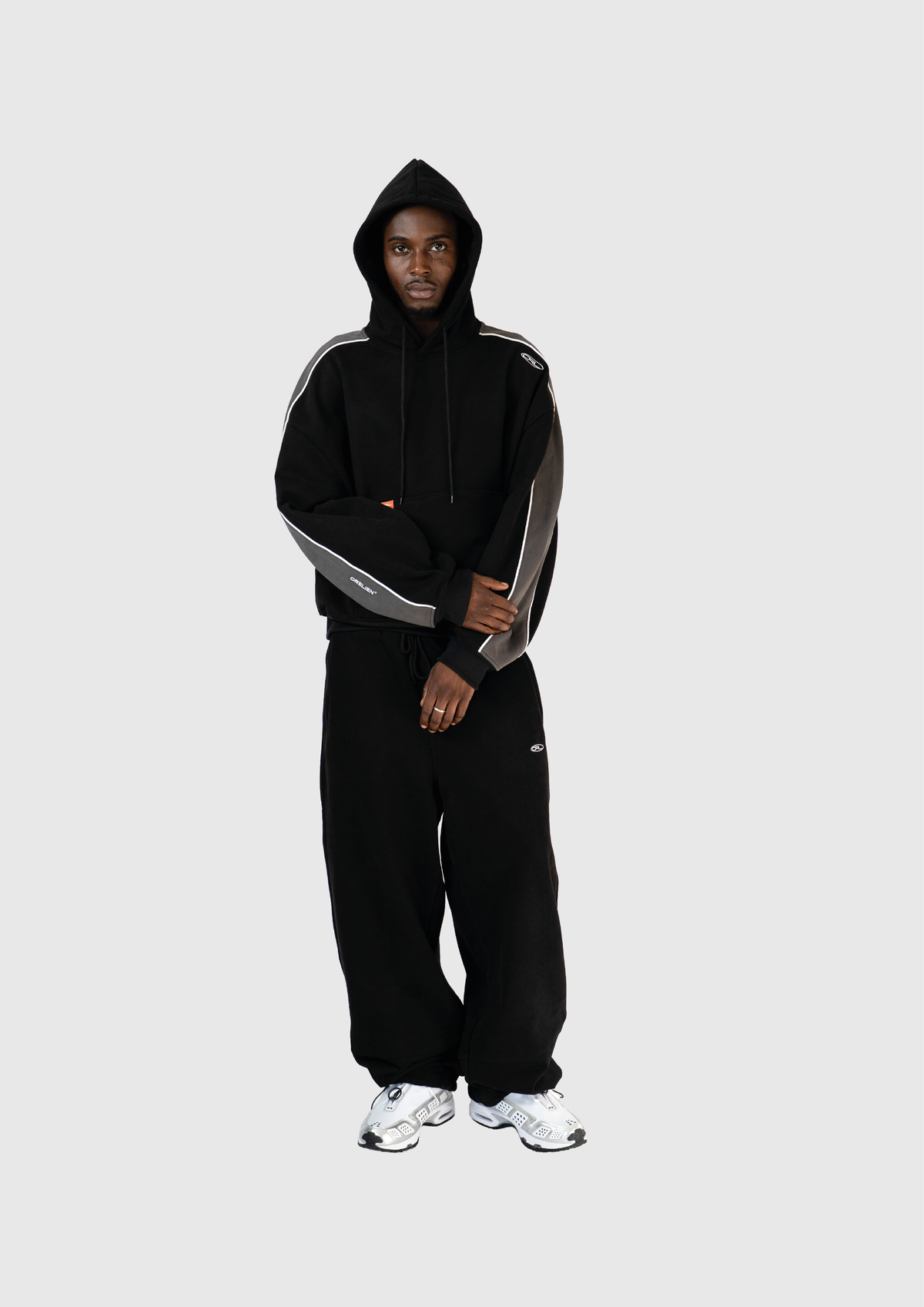 ORELIEN PANELED HOODIE BLACK