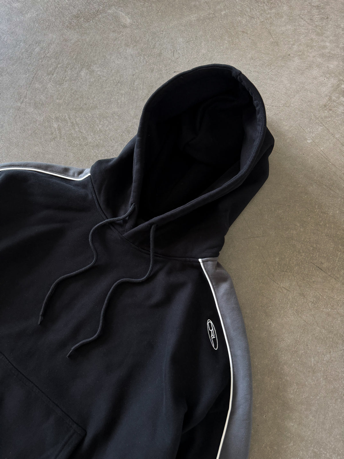 ORELIEN PANELED HOODIE BLACK