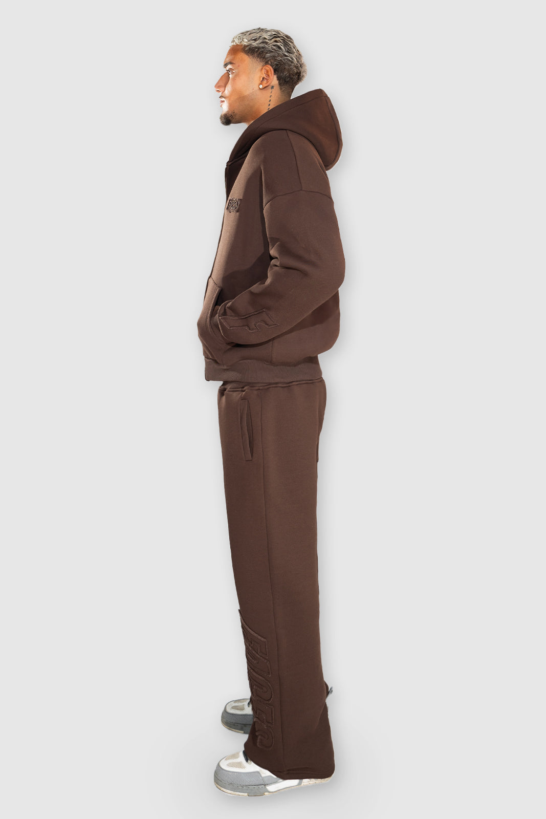 FACES CLOUDED 2026 PANTS I CHOCOLATE