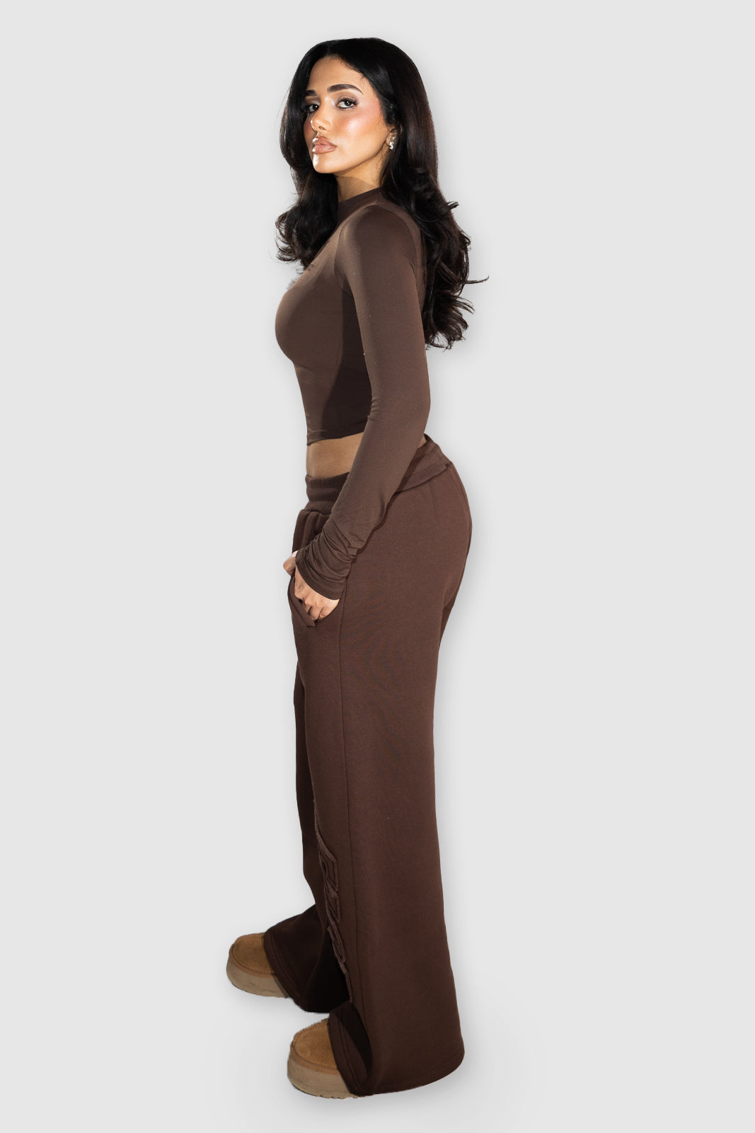 FACES CLOUDED 2026 WOMEN LONGSLEEVE I CHOCOLATE