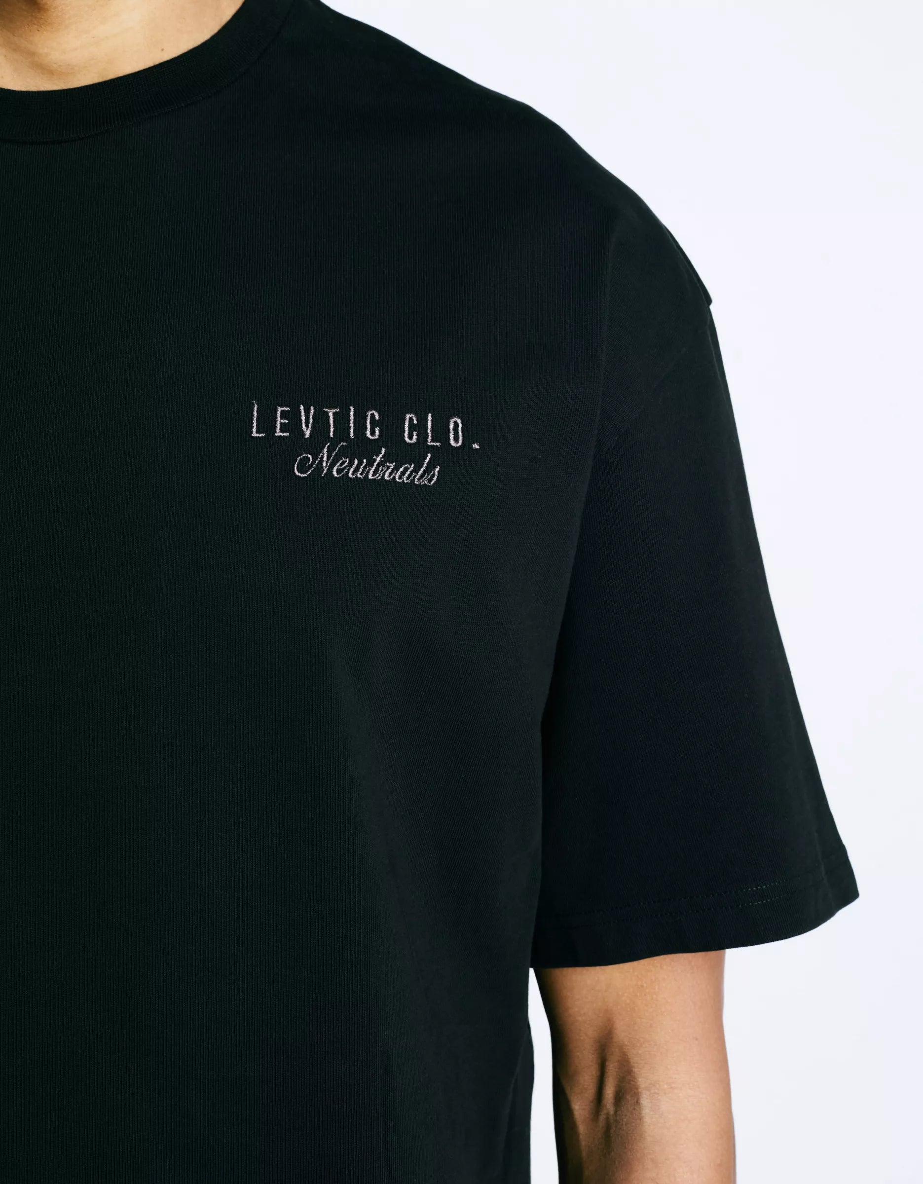 LEVTIC CROSS T-SHIRT - WHITE