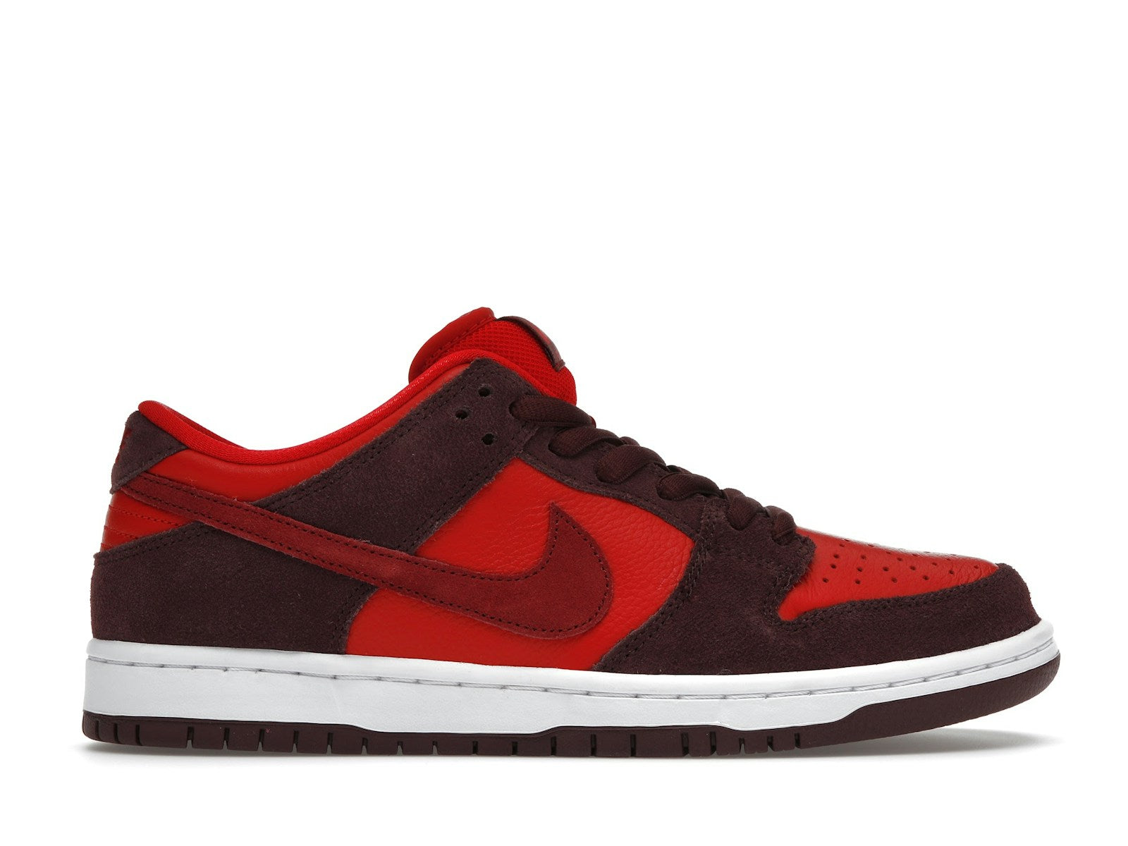 Nike-SB-Dunk-Low-Cherry - 01