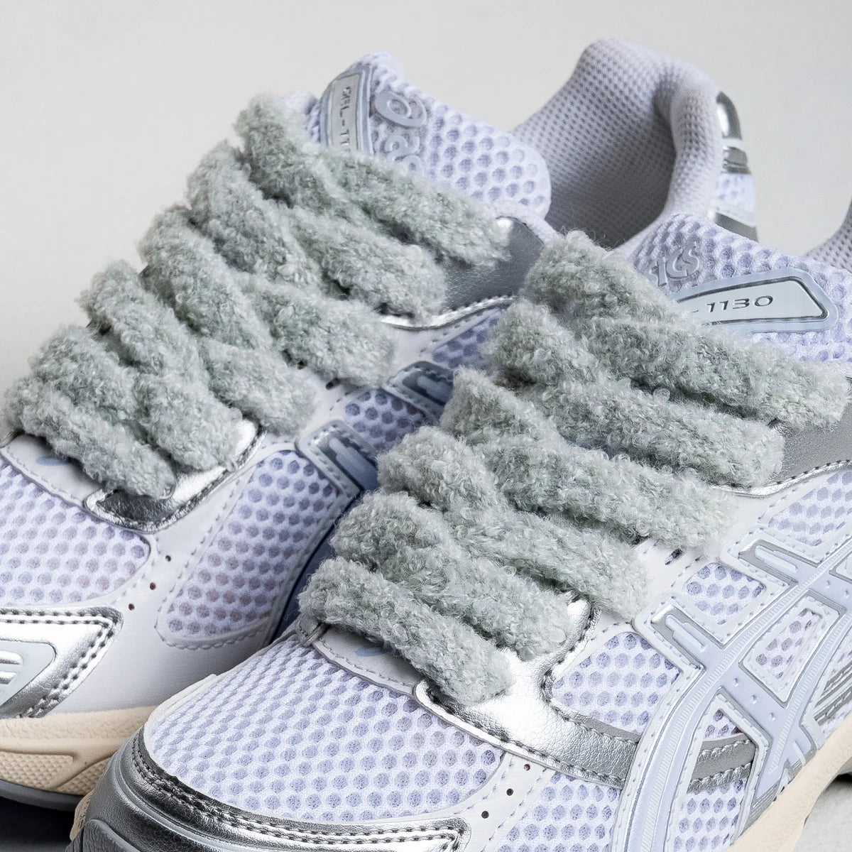 SWEET LACES FLUFFY BUNNY