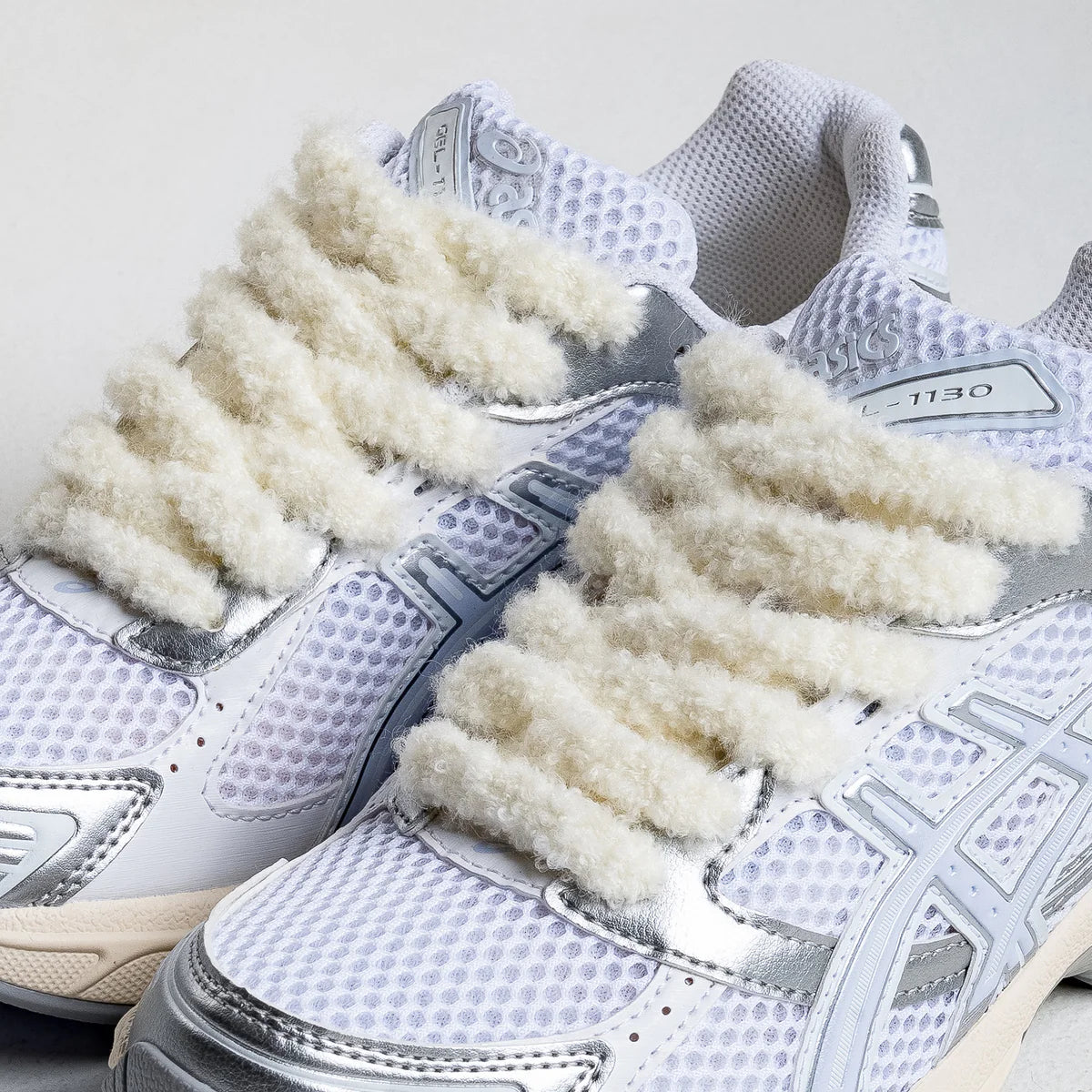 SWEET LACES FLUFFY POLAR BEAR